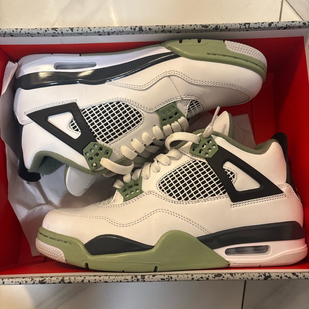 White and Green Sneakers Jordan